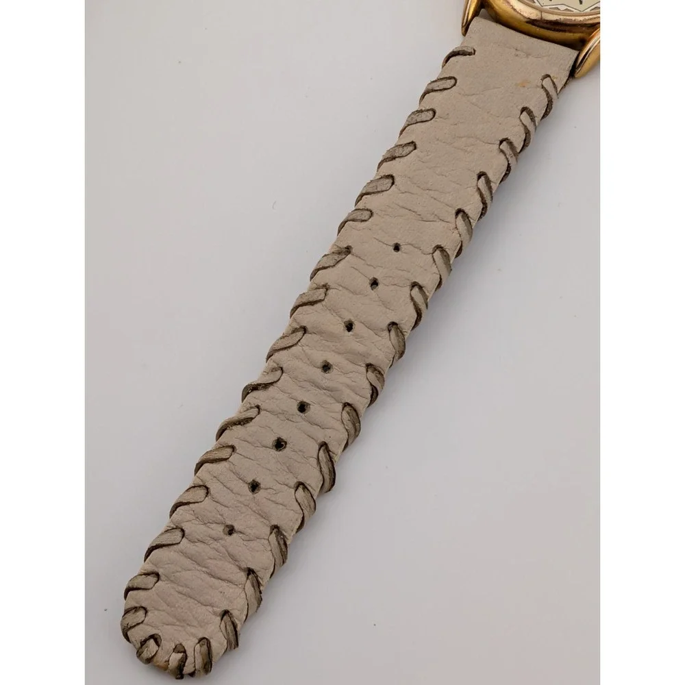 Vintage‎ Cherokee Watch Women 34mm Gold Case Leather Band- New Battery